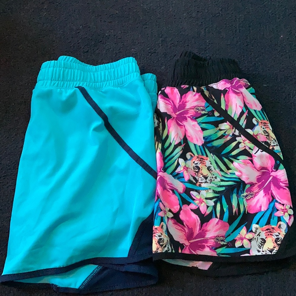 Girl’s Avia skorts in excellent condition.